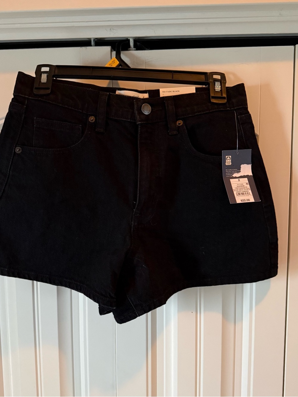 NWT Universal Thread High-Rise '90s Boyfriend Jean Shorts Black Size 2.